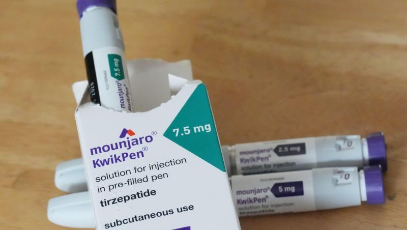 Medicii trag semnale de alarmă de sărbători pentru cei care folosesc injecții de slăbit. Ce avertizează în privința alcoolului