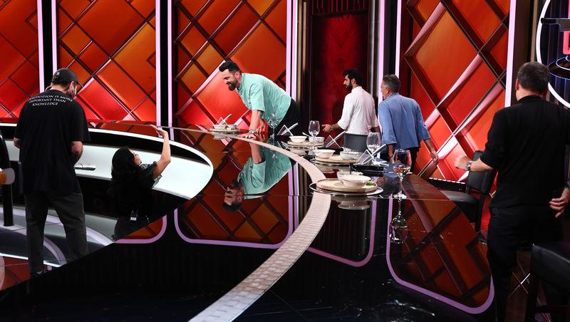 Chefi la cuțite, 2 decembrie 2025. Toți au încremenit când au văzut-o pe Kanya Sesser. În ce serial celebru a jucat atleta