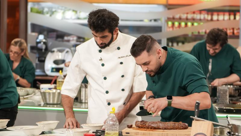 Chefi la cuțite, 22 decembrie 2025. Ce echipă a câștigat ultimul battle și cine este primul semifinalist al sezonului 16