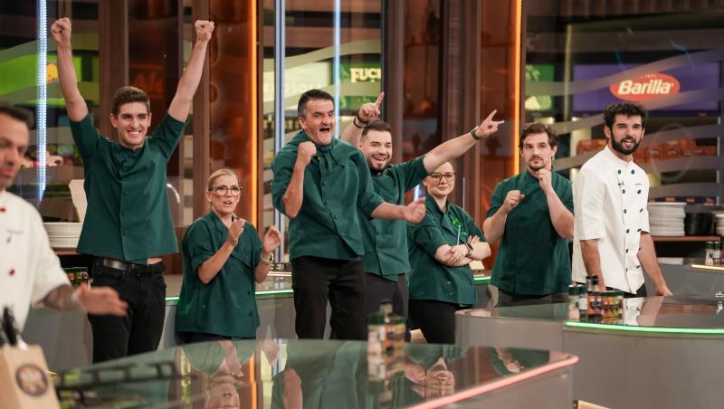 Chefi la cuțite, 22 decembrie 2025. Ce echipă a câștigat ultimul battle și cine este primul semifinalist al sezonului 16