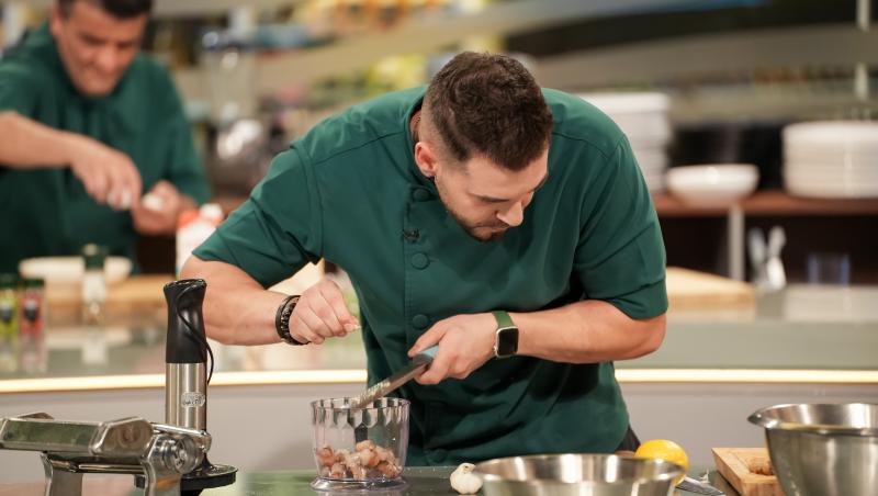 Chefi la cuțite, 22 decembrie 2025. Cine sunt semifinaliștii sezonului 16. Patru concurenți au părăsit marea competiție în lacrimi