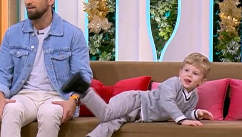 Gabriela și Dani Oțil, în „excursie” cu metroul, alături de fiul lor. Reacția simpatică a lui Tiago: „Am prins viteză!”