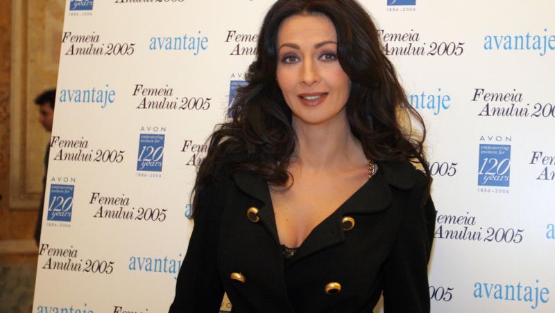 Cum a fost surprinsă Mihaela Rădulescu la înmormântarea mamei ei. Vedeta a pierdut cele mai dragi ființe din viața ei în acest an