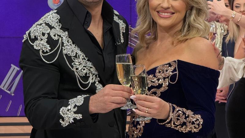 Pe 31 decembrie, de la 16:00, Mirela Vaida şi Valentin Sanfira dau startul distracţiei de Revelion la Antena Stars