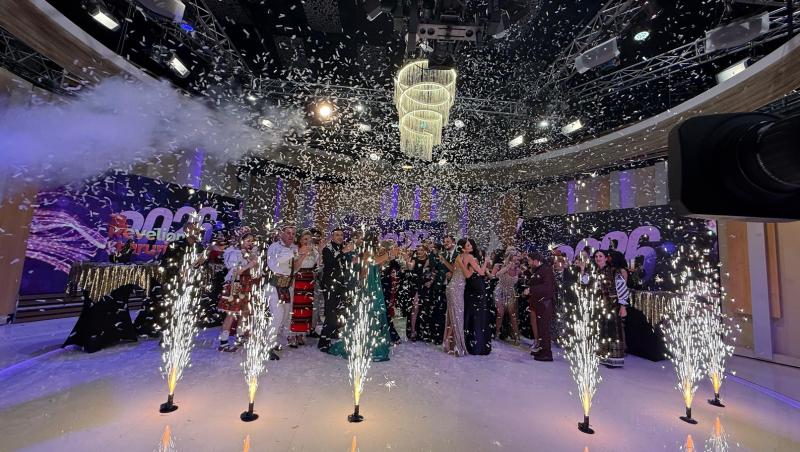 Pe 31 decembrie, de la 16:00, Mirela Vaida şi Valentin Sanfira dau startul distracţiei de Revelion la Antena Stars