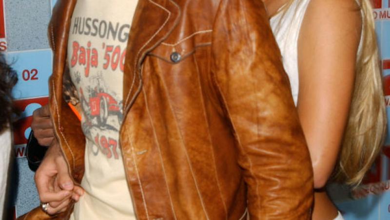 Enrique Iglesias și Anna Kournikova au devenit părinți pentru a patra oară. Prima fotografie cu bebelușul