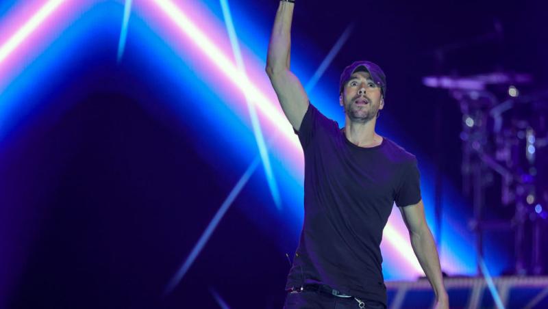 Enrique Iglesias și Anna Kournikova au devenit părinți pentru a patra oară. Prima fotografie cu bebelușul
