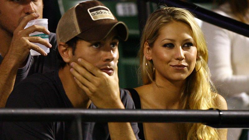 Enrique Iglesias și Anna Kournikova au devenit părinți pentru a patra oară. Prima fotografie cu bebelușul