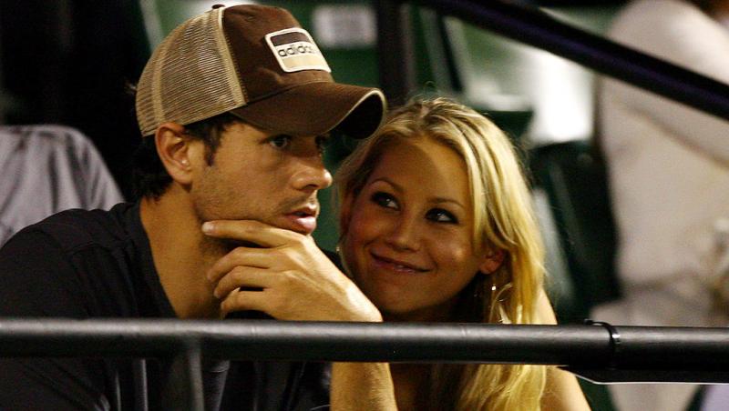Enrique Iglesias și Anna Kournikova au devenit părinți pentru a patra oară. Prima fotografie cu bebelușul