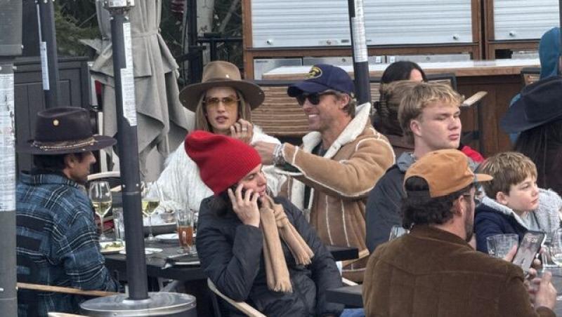 Crăciunița sexy! Cine este vedeta care a ieșit în fustă mini la zăpadă