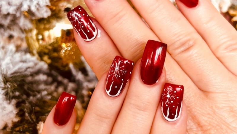 Modele unghii de Crăciun 2025