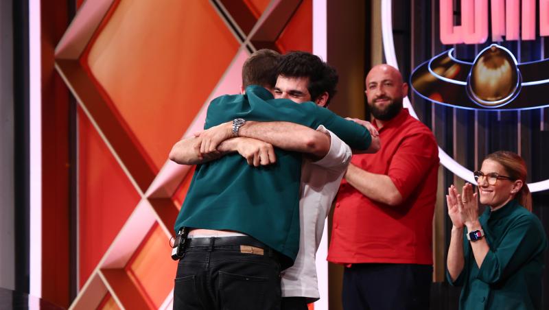 Finala Chefi la cuțite, 24 decembrie 2025. Cine sunt finaliștii sezonului 16. Ce premieră spectaculoasă a avut loc în Marea Finală