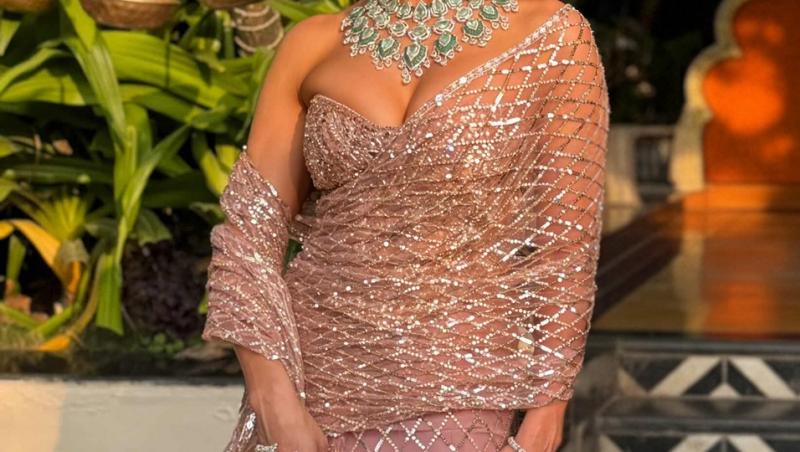 Cum arată Lynda, sora discretă a lui Jennifer Lopez. Artista a publicat imagini rare cu familia de Crăciun în familie