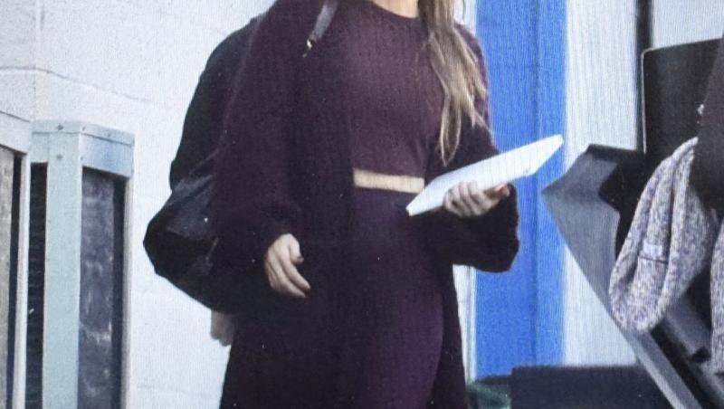 Cum arată Lynda, sora discretă a lui Jennifer Lopez. Artista a publicat imagini rare cu familia de Crăciun în familie