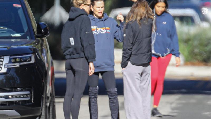 Cum arată Lynda, sora discretă a lui Jennifer Lopez. Artista a publicat imagini rare cu familia de Crăciun în familie