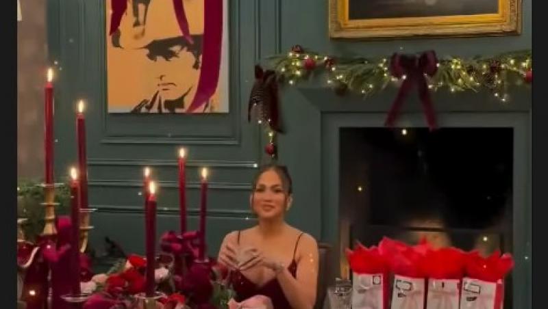 Cum arată Lynda, sora discretă a lui Jennifer Lopez. Artista a publicat imagini rare cu familia de Crăciun în familie