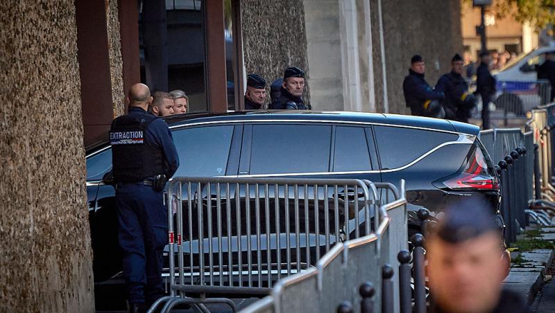 Nicolas Sarkozy, la bustul gol. Unde și-a petrecut Crăciunul fostul președinte al Franței după eliberarea din închisoare