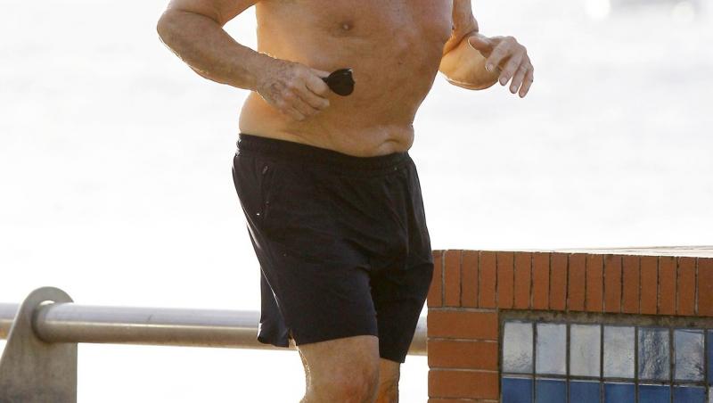 Nicolas Sarkozy, la bustul gol. Unde și-a petrecut Crăciunul fostul președinte al Franței după eliberarea din închisoare