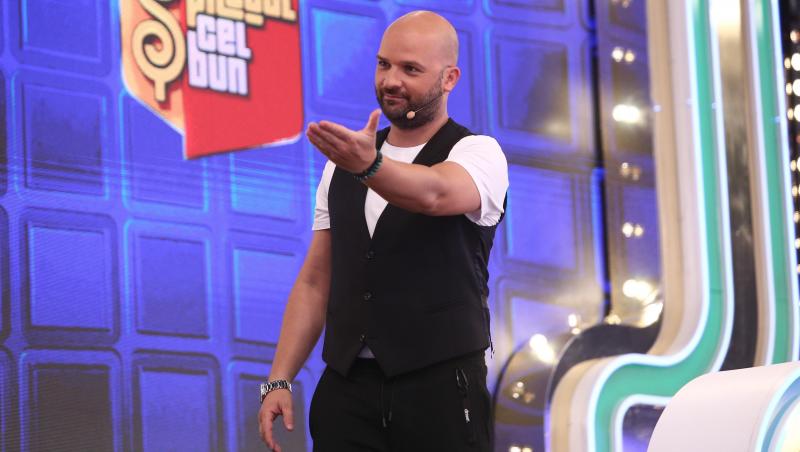 Interviu Andrei Ștefănescu. Artistul face dezvăluiri din culisele Revelionului cel neBUN. Cine dă startul distracției la Antena 1