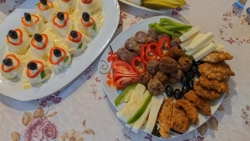 După câte zile se aruncă salata boeuf. Cât ar trebui să stea la frigider
