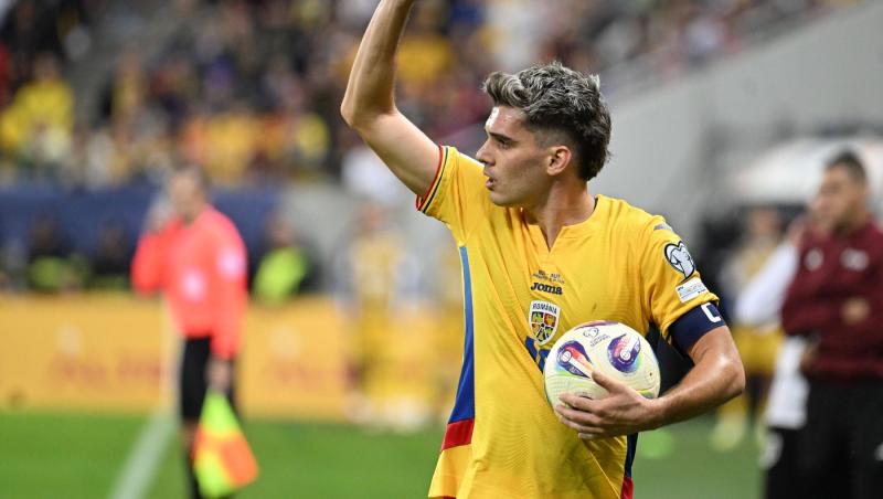 Ianis Hagi, imagini de colecție alături de fiul și soția lui. Ipostaza adorabilă în care s-au pozat de primul lor Crăciun împreună