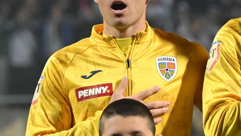 Ianis Hagi, imagini de colecție alături de fiul și soția lui. Ipostaza adorabilă în care s-au pozat de primul lor Crăciun împreună