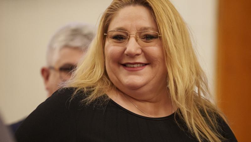 Cât costă cojocul ciobănesc purtat de Diana Șoșoacă de Ziua Națională a României. Ce verdict i-au dat stiliștii