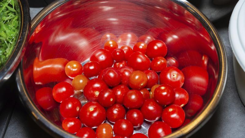 Rețeta pentru un sos de roșii delicios gata în 5 minute. Care este ingredientul minune care dă cel mai bun gust