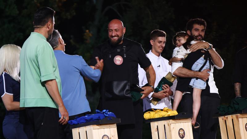 Chefi la cuțite, 3 decembrie 2025. Jurații și-au format echipele din sezonul 16. Ce concurenți au primit tunici în bootcamp