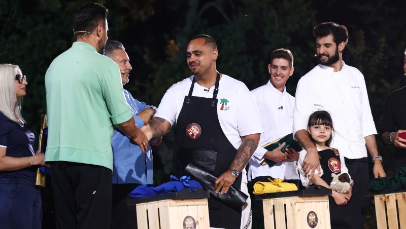 Chefi la cuțite, 3 decembrie 2025. Jurații și-au format echipele din sezonul 16. Ce concurenți au primit tunici în bootcamp