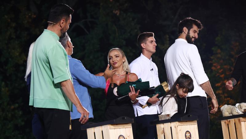 Chefi la cuțite, 3 decembrie 2025. Jurații și-au format echipele din sezonul 16. Ce concurenți au primit tunici în bootcamp