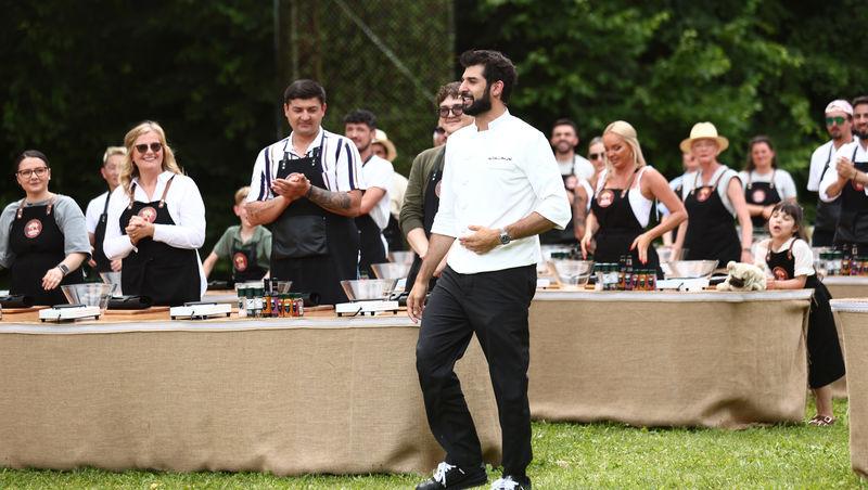 Chefi la cuțite, 3 decembrie 2025. Ce culori vor avea tunicile chefilor din sezonul 16. Irina Fodor a anunțat o premieră