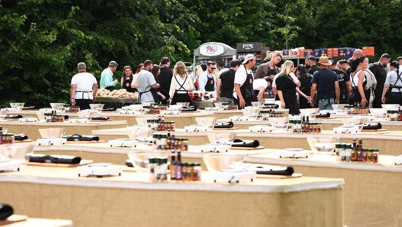 Chefi la cuțite, 3 decembrie 2025. Ce culori vor avea tunicile chefilor din sezonul 16. Irina Fodor a anunțat o premieră