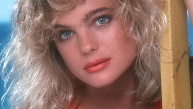 A jucat în „Baywatch” și a făcut furori cu trupul său. Cum arată acum Erika Eleniak. Este plină de tatuaje și cu greu o recunoști