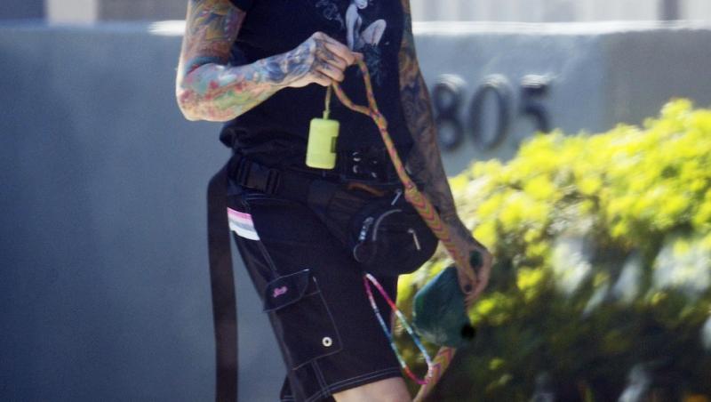 A jucat în „Baywatch” și a făcut furori cu trupul său. Cum arată acum Erika Eleniak. Este plină de tatuaje și cu greu o recunoști