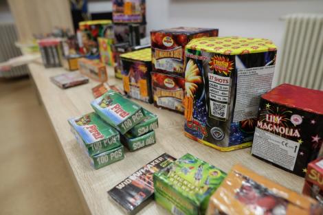 Ce amenzi se aplică celor care vor folosi petarde sau pocnitori &icirc;n noaptea de Revelion. Ce sume mari vor plăti oamenii