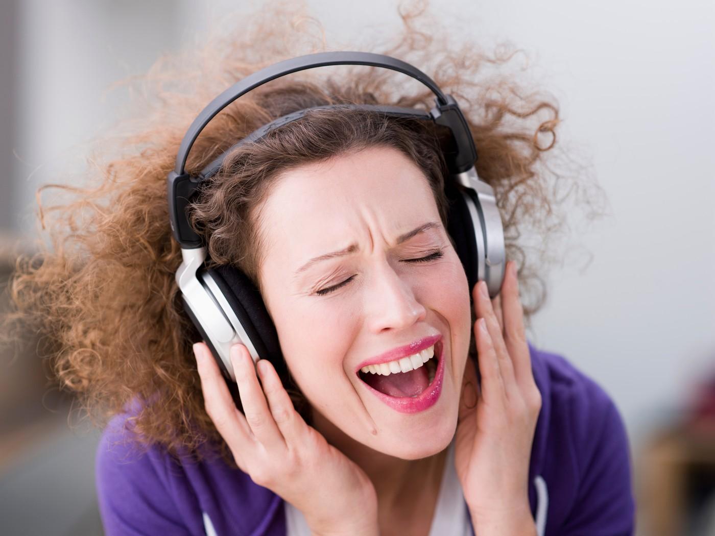 Care sunt genurile muzicale în topul preferințelor românilor în 2025 pe platformele de streaming. Ce arată datele