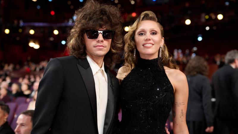 Miley Cyrus și iubitul ei s-au logodit după 4 ani de relație. Ce diferență de vârstă este între ei