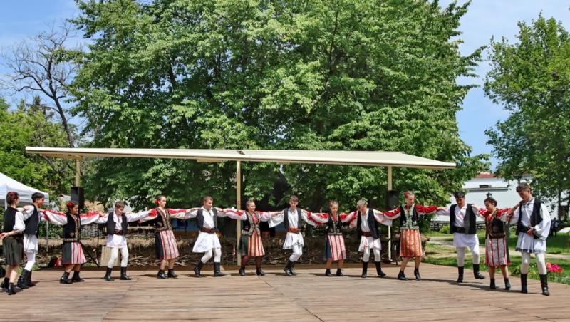 Comandă-record de 1 decembrie. Cât a plătit un bucureștean pentru mici și cartofi prăjiți de Ziua Națională