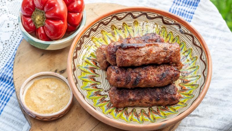 Comandă-record de 1 decembrie. Cât a plătit un bucureștean pentru mici și cartofi prăjiți de Ziua Națională