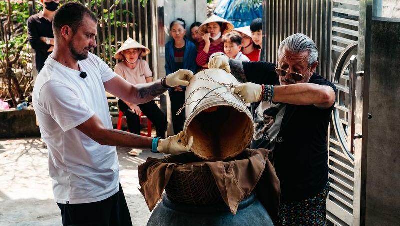Gabi Tamaș și Serghei Mizil se întrec în șprițuri de iarnă cu fanii lor. Când are loc evenimentul atât de cerut de susținători