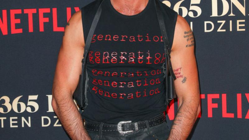 Michele Morrone și-a surprins fanii la cea mai recentă apariție pe covorul roșu. Reacția internauților când i-au văzut noul look