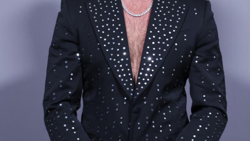 Michele Morrone și-a surprins fanii la cea mai recentă apariție pe covorul roșu. Reacția internauților când i-au văzut noul look