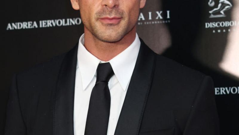 Michele Morrone și-a surprins fanii la cea mai recentă apariție pe covorul roșu. Reacția internauților când i-au văzut noul look