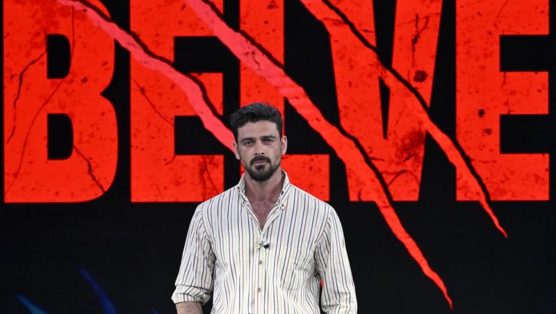 Michele Morrone și-a surprins fanii la cea mai recentă apariție pe covorul roșu. Reacția internauților când i-au văzut noul look