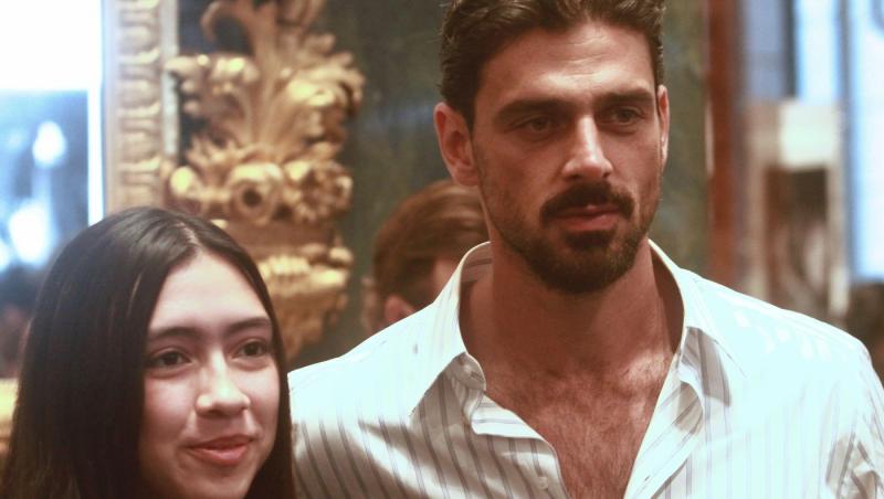 Michele Morrone și-a surprins fanii la cea mai recentă apariție pe covorul roșu. Reacția internauților când i-au văzut noul look