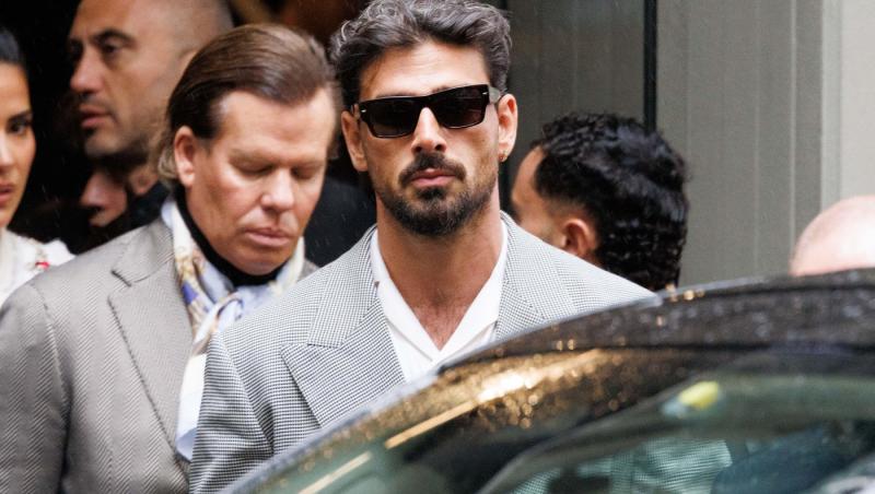 Michele Morrone și-a surprins fanii la cea mai recentă apariție pe covorul roșu. Reacția internauților când i-au văzut noul look