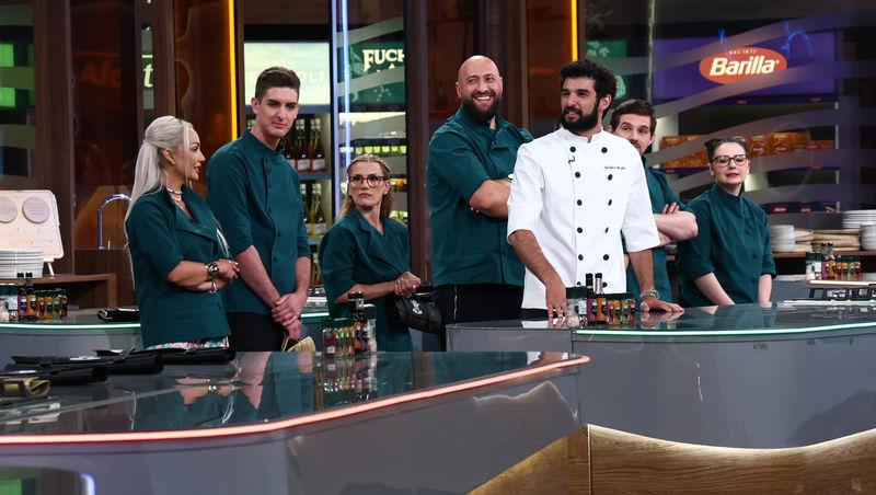 Chefi la cuțite, 7 decembrie 2025. Irina Fodor a anunțat tema probei din primul battle. Ce a putut să facă chef Richard Abou Zaki