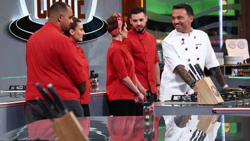 Chefi la cuțite, 7 decembrie 2025. Irina Fodor a anunțat tema probei din primul battle. Ce a putut să facă chef Richard Abou Zaki