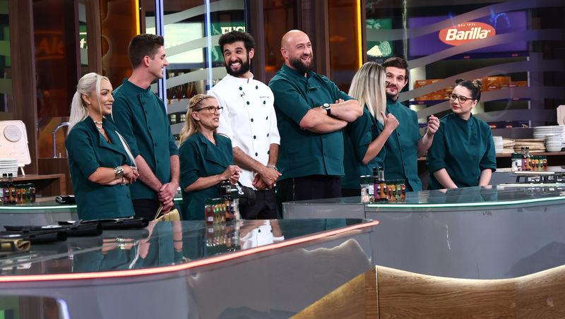 Chefi la cuțite, 7 decembrie 2025. Irina Fodor a anunțat tema probei din primul battle. Ce a putut să facă chef Richard Abou Zaki